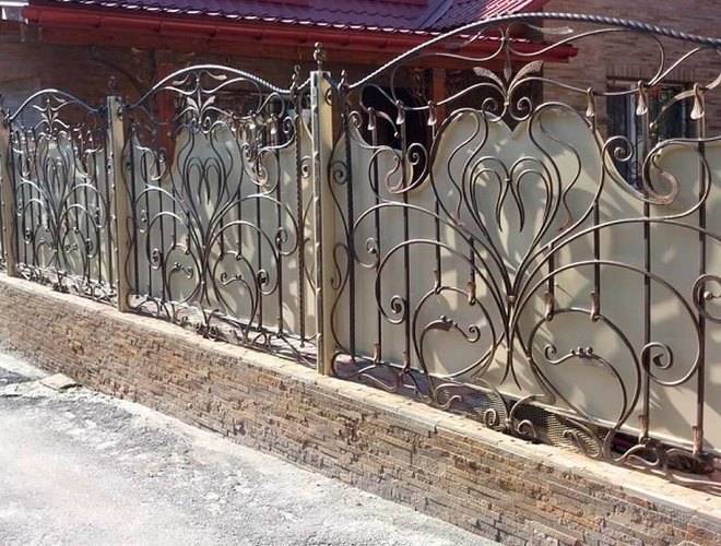 Кованые заборы и ворота: идеи применения, стильные сочетания, лучшие варианты украшений + фото применения и оформления