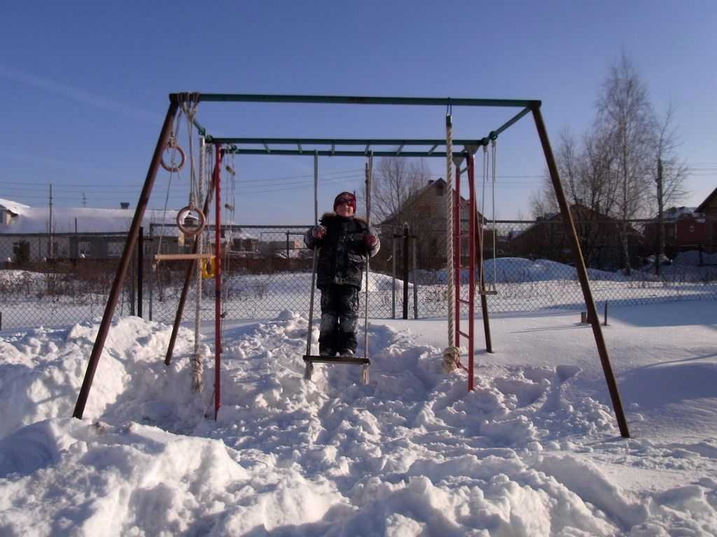 Как сделать детскую площадку самостоятельно из подручных материалов: 70 фото реальных построек