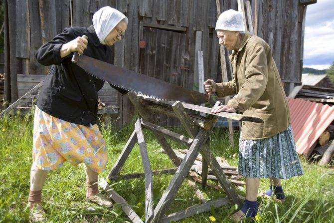 Делаем складные строительные козлы из обрезков досок на дачу